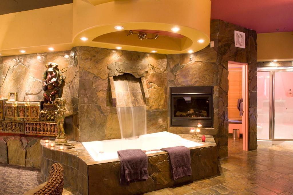 Mariaggi'S Theme Suite Hotel & Spa Γουίνιπεγκ Δωμάτιο φωτογραφία